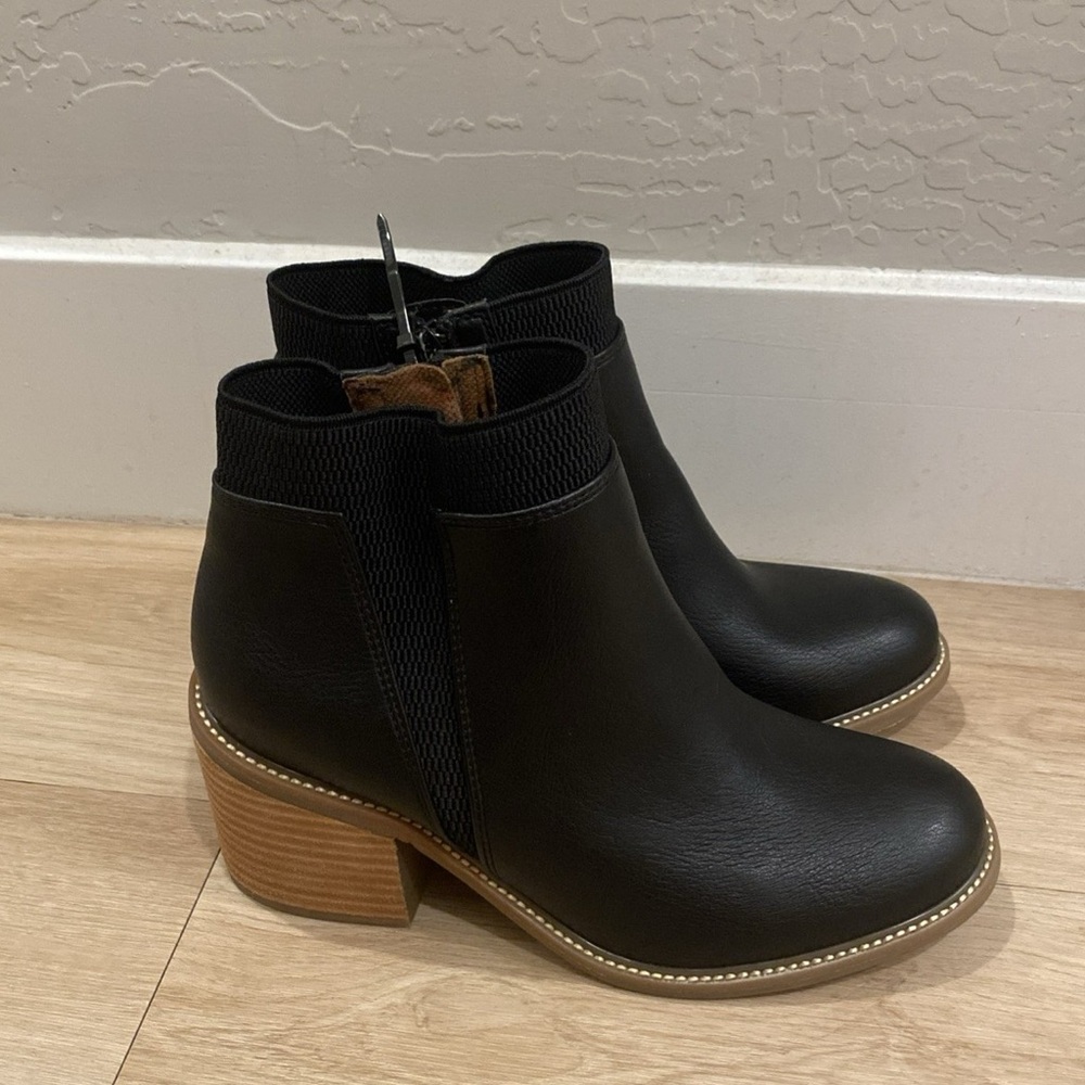 Kork-Ease Black Leather Ankle Booties